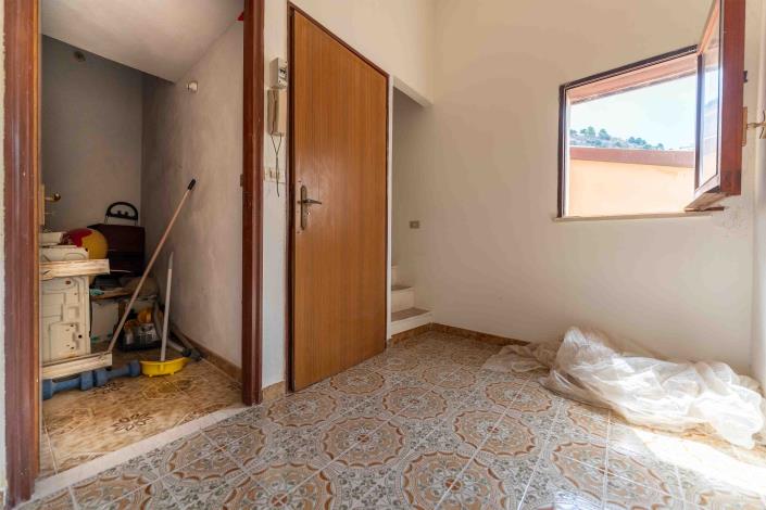 Image No.10-1 Bed Apartment for sale