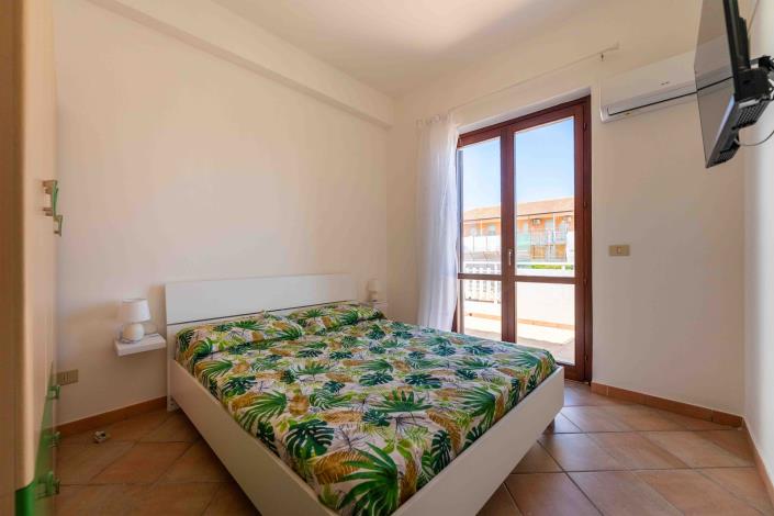 Image No.17-2 Bed Townhouse for sale