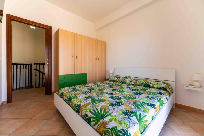 Image No.18-2 Bed Townhouse for sale