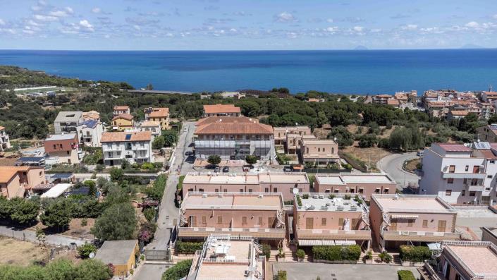 Image No.23-2 Bed Townhouse for sale