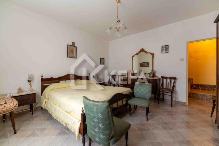 Image No.16-1 Bed Townhouse for sale