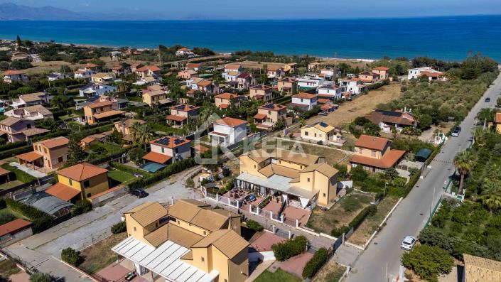 Image No.6-1 Bed Villa for sale