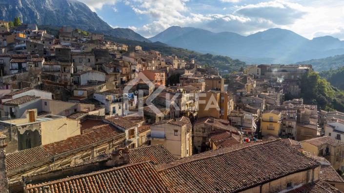 Image No.5-1 Bed Townhouse for sale