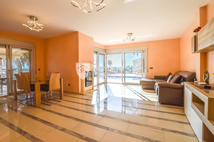 Image No.4-3 Bed Villa for sale