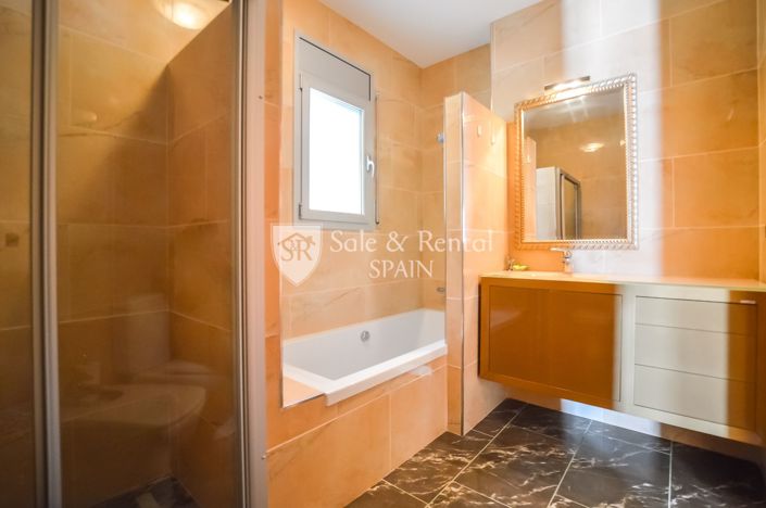 Image No.28-3 Bed Villa for sale