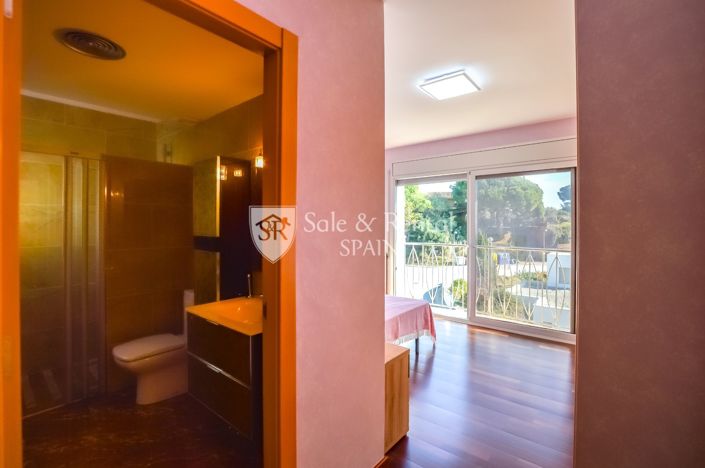 Image No.36-3 Bed Villa for sale