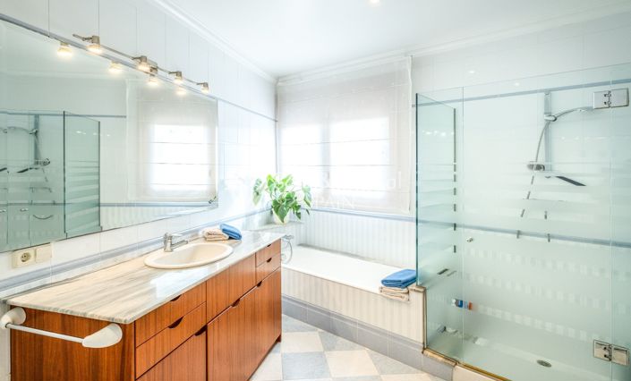 Image No.23-5 Bed Villa for sale