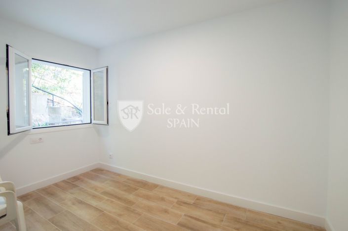 Image No.10-3 Bed Flat for sale