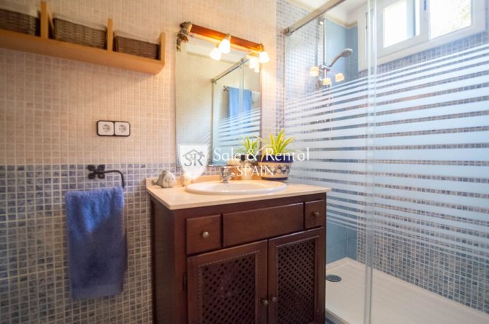 Image No.15-3 Bed Flat for sale