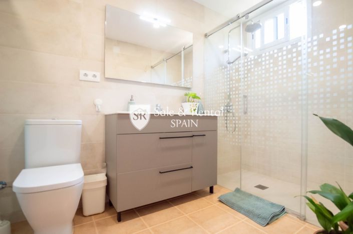 Image No.27-3 Bed Flat for sale