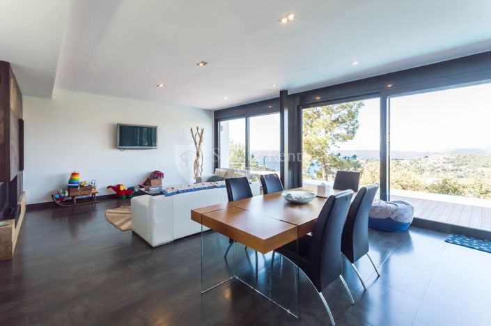 Image No.10-4 Bed Villa for sale