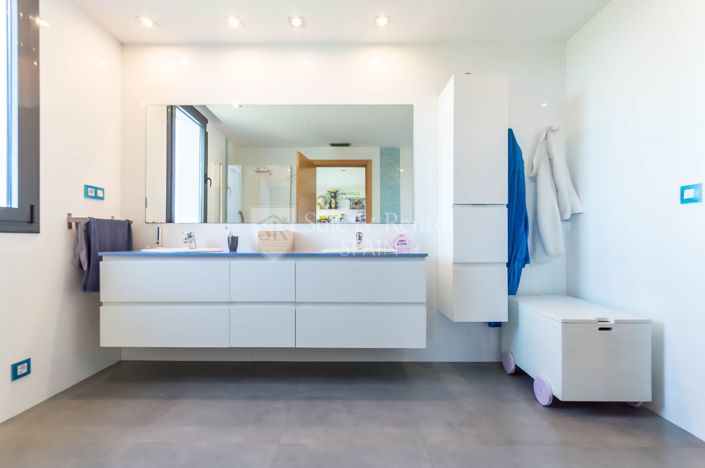 Image No.21-4 Bed Villa for sale