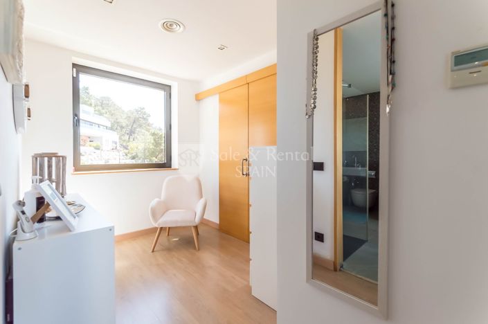 Image No.31-4 Bed Villa for sale