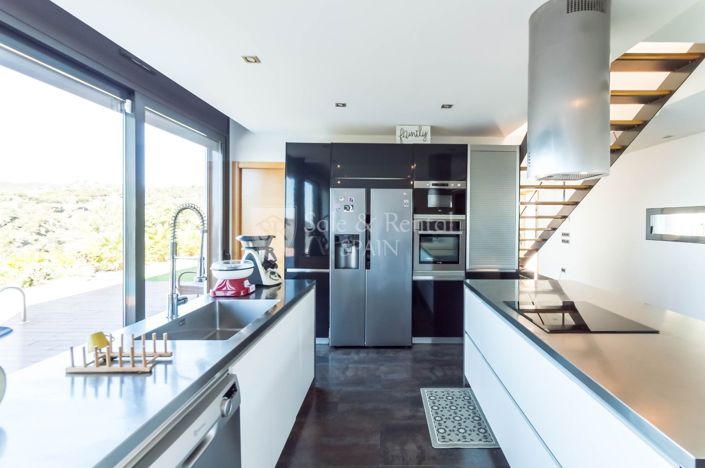 Image No.8-4 Bed Villa for sale