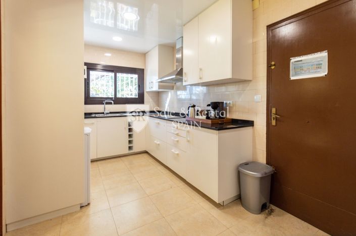 Image No.10-4 Bed Villa for sale