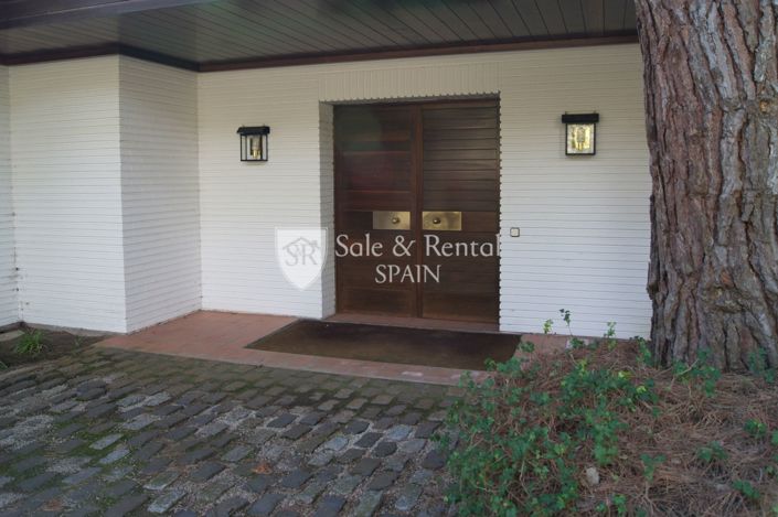 Image No.4-6 Bed Villa for sale