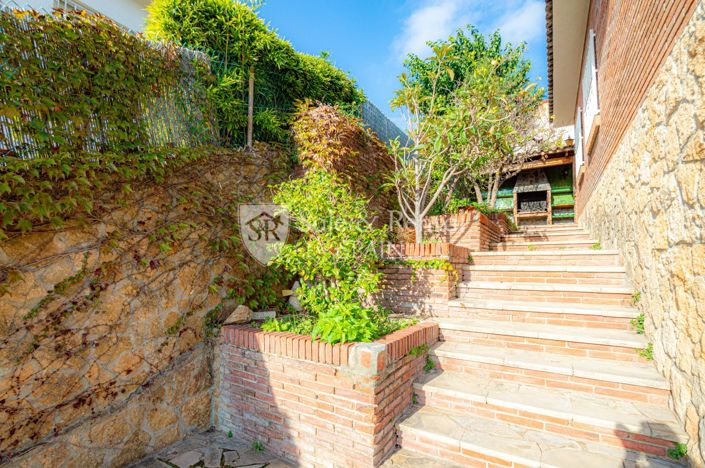 Image No.40-7 Bed Villa for sale