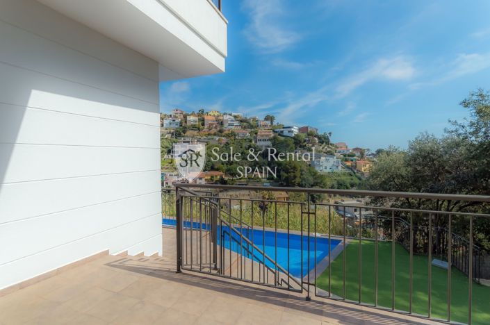 Image No.17-5 Bed Villa for sale