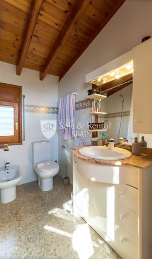 Image No.28-4 Bed Villa for sale