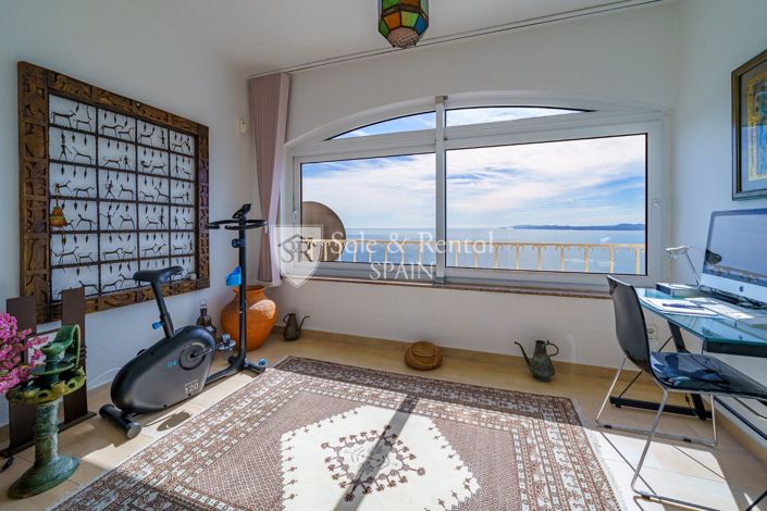 Image No.20-5 Bed Villa for sale