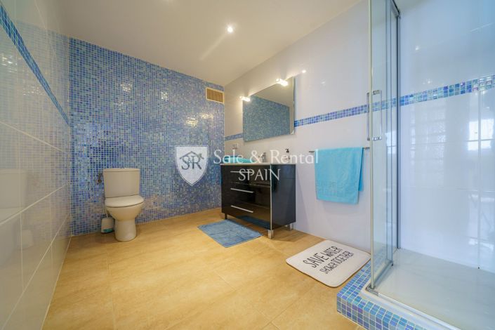 Image No.47-5 Bed Villa for sale