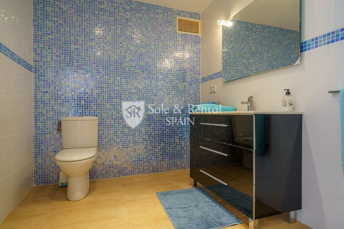 Image No.48-5 Bed Villa for sale