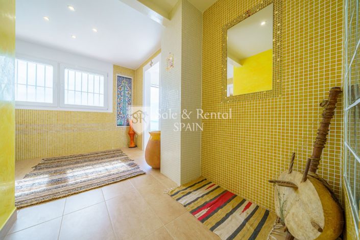 Image No.49-5 Bed Villa for sale