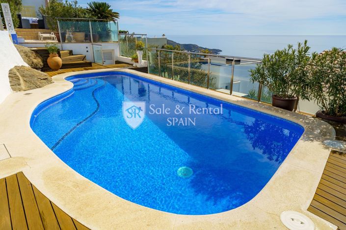 Image No.6-5 Bed Villa for sale