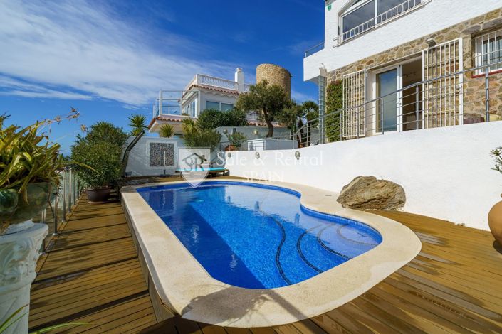 Image No.62-5 Bed Villa for sale