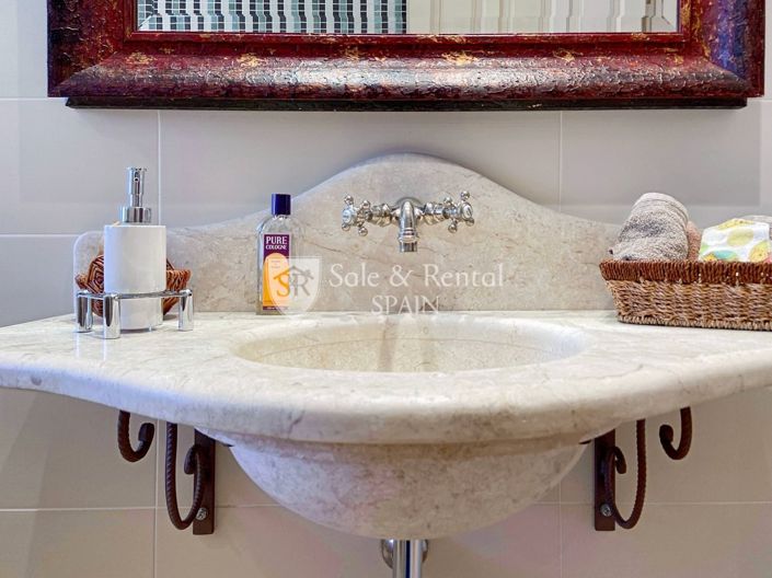 Image No.124-5 Bed Villa for sale