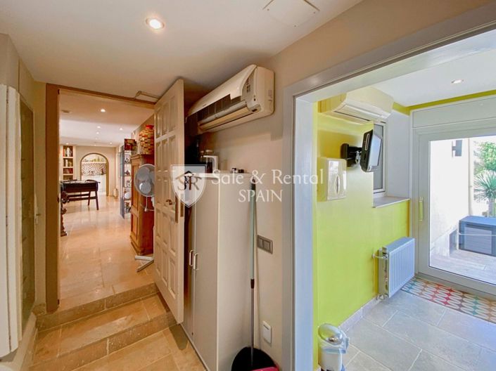 Image No.14-5 Bed Villa for sale