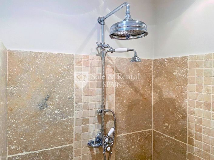 Image No.28-5 Bed Villa for sale