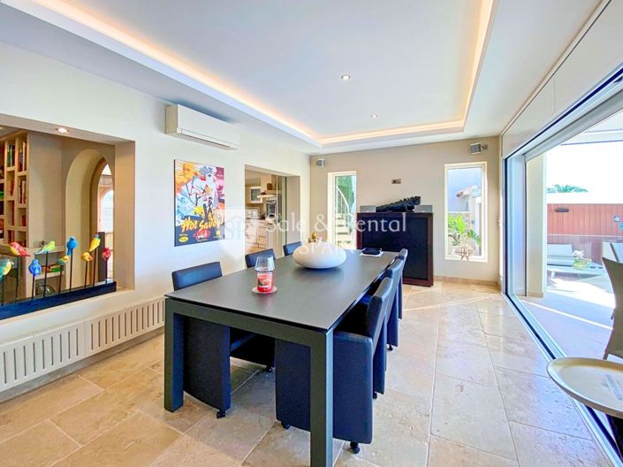 Image No.34-5 Bed Villa for sale