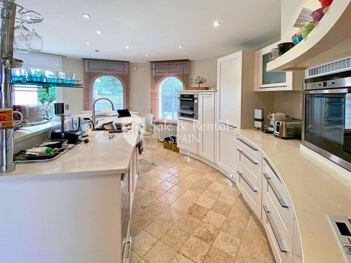 Image No.47-5 Bed Villa for sale