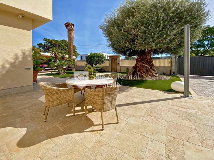 Image No.87-5 Bed Villa for sale