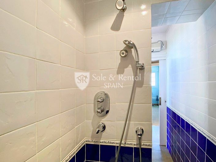 Image No.98-5 Bed Villa for sale