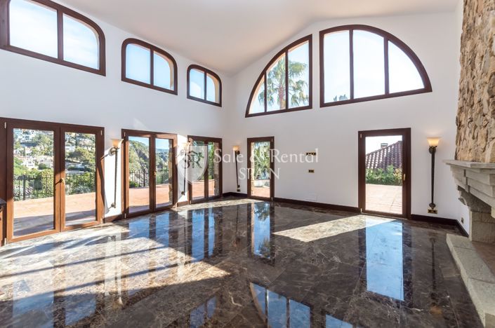 Image No.15-4 Bed Villa for sale