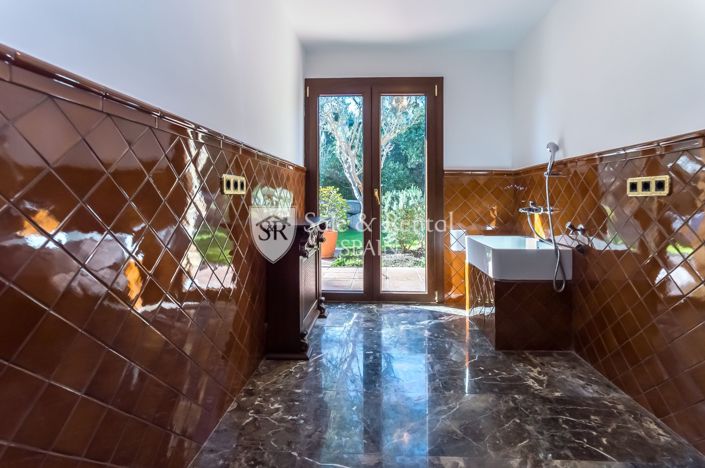 Image No.29-4 Bed Villa for sale