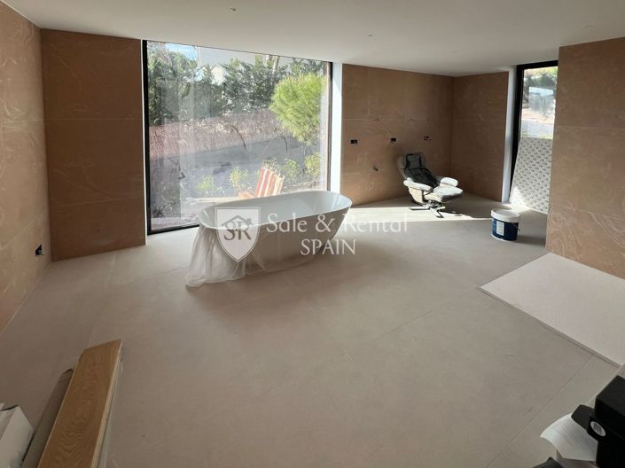 Image No.15-6 Bed Villa for sale