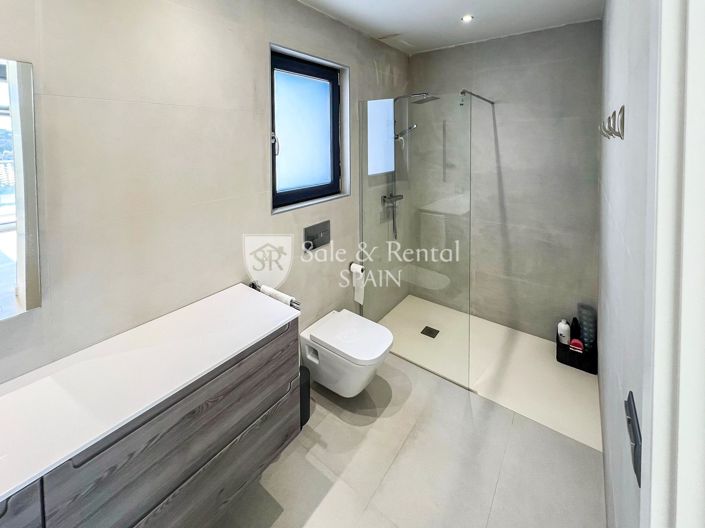 Image No.15-5 Bed Villa for sale