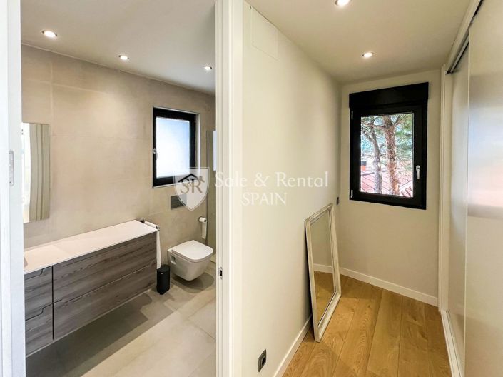 Image No.16-5 Bed Villa for sale