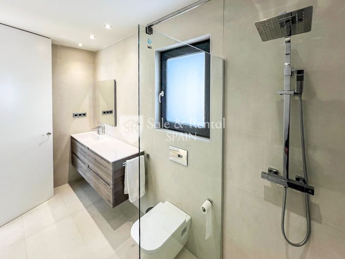 Image No.19-5 Bed Villa for sale