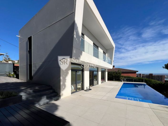 Image No.3-5 Bed Villa for sale