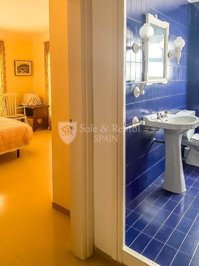 Image No.16-3 Bed Property for sale