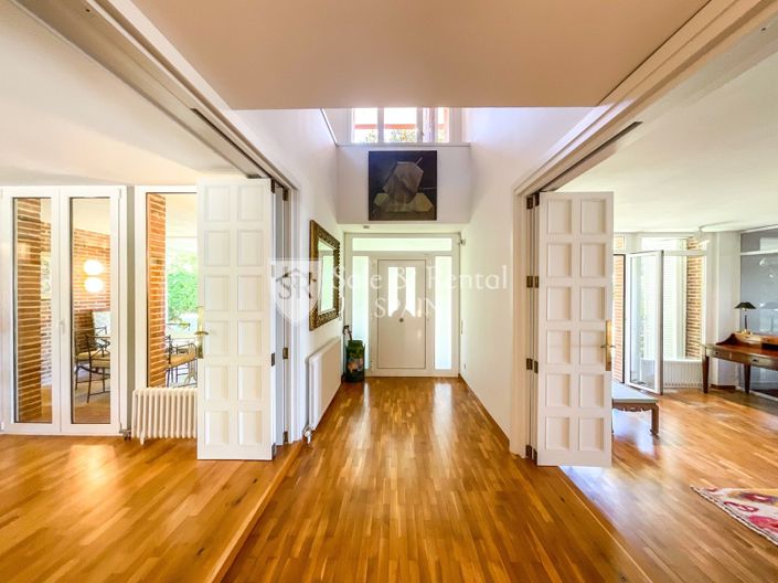 Image No.2-4 Bed Villa for sale