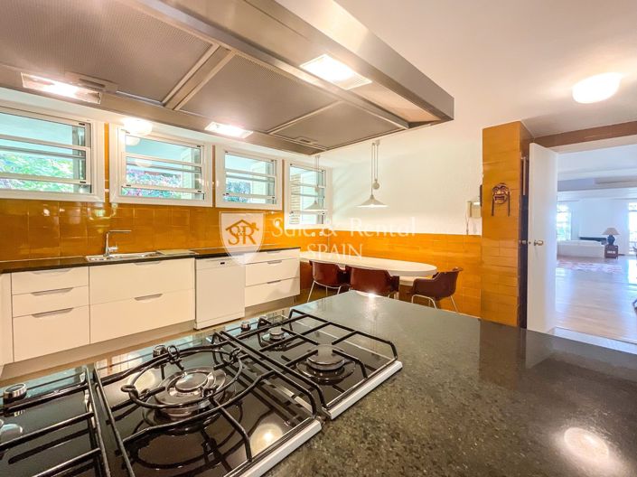 Image No.37-4 Bed Villa for sale