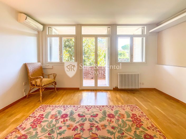 Image No.72-4 Bed Villa for sale