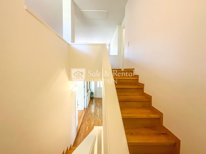 Image No.84-4 Bed Villa for sale