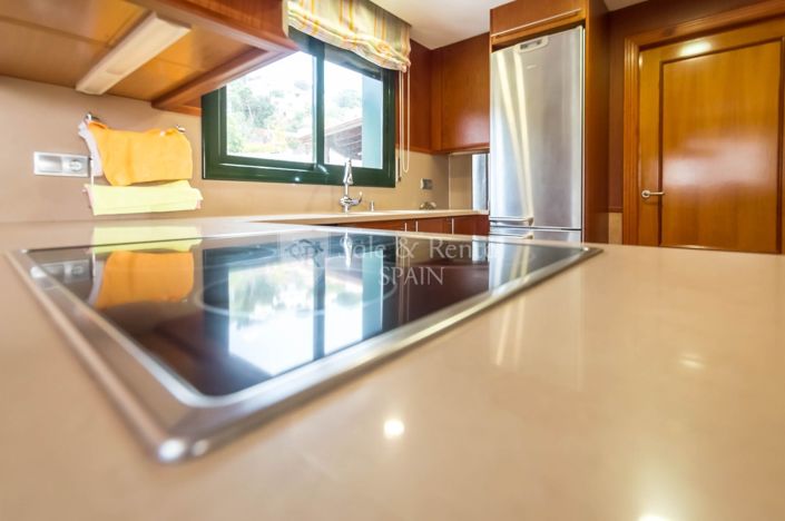 Image No.15-5 Bed Villa for sale