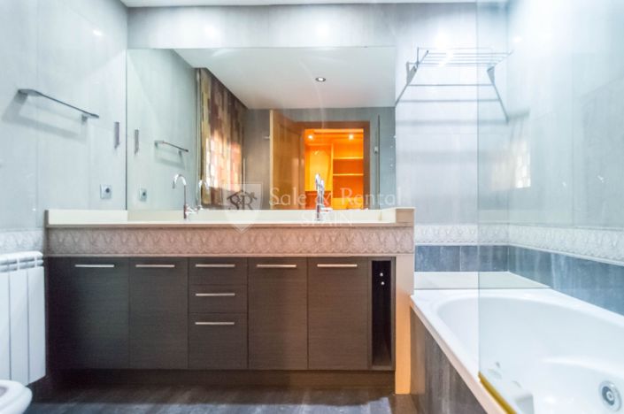 Image No.25-5 Bed Villa for sale